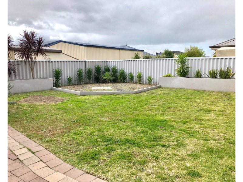 21 Marseilles Drive, Yalyalup WA 6280