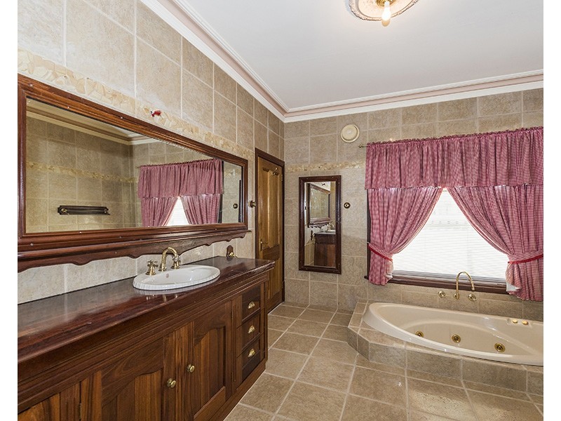 150 Wittenoom Street, Collie WA 6225