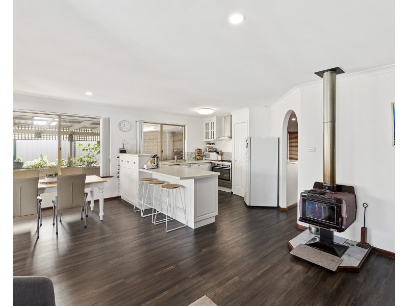 8 George Way, Broadwater WA 6280