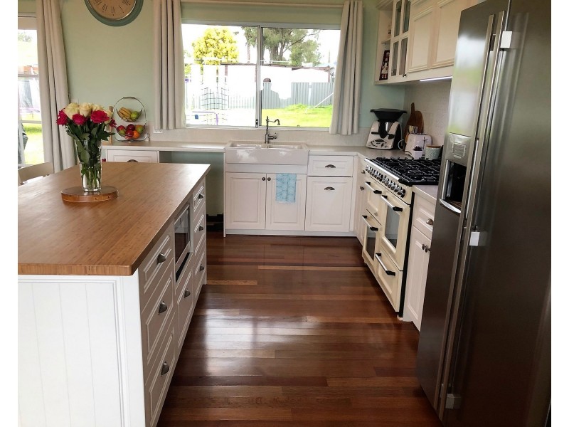 2 Hopkins Road, Brunswick WA 6224