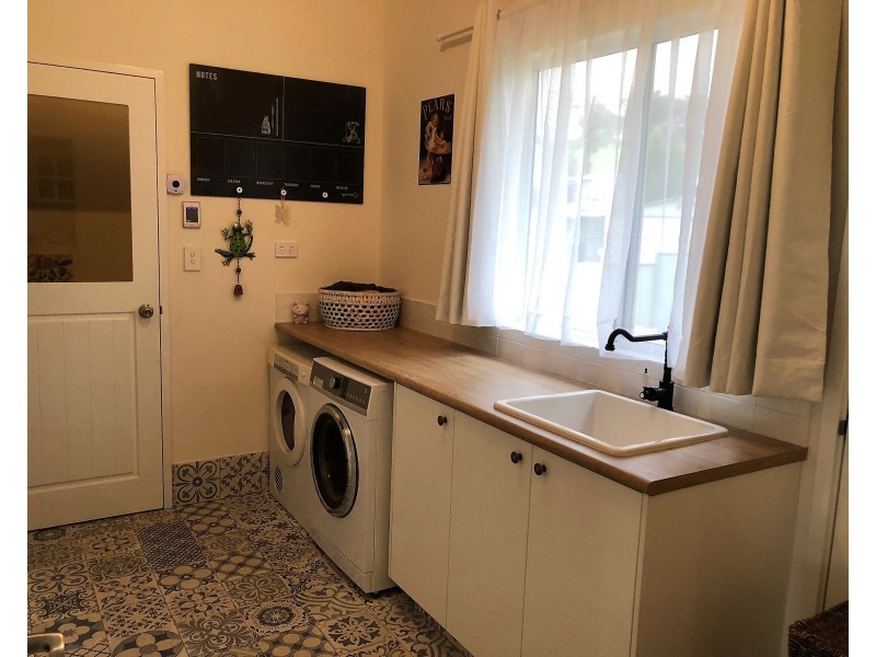 2 Hopkins Road, Brunswick WA 6224