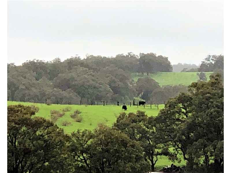 2 Hopkins Road, Brunswick WA 6224