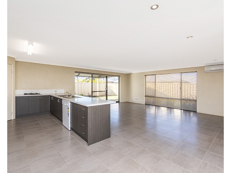 2 Binar Way, Dalyellup WA 6230