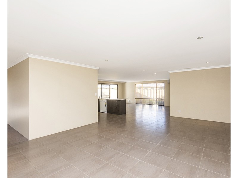 2 Binar Way, Dalyellup WA 6230