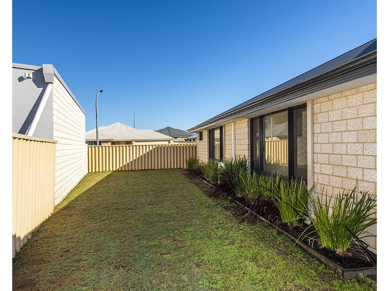 2 Binar Way, Dalyellup WA 6230