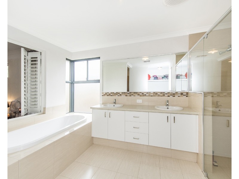 213 Braidwood Drive, Australind WA 6233