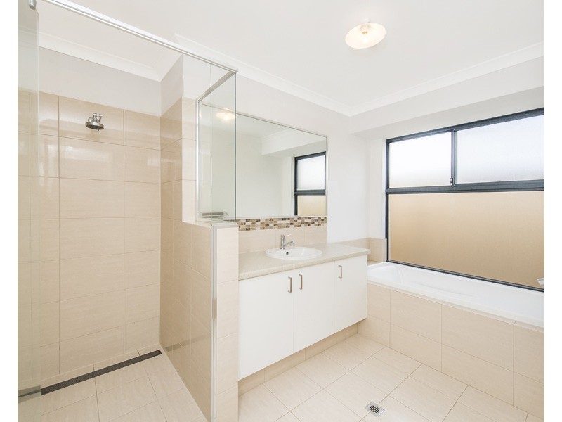 213 Braidwood Drive, Australind WA 6233