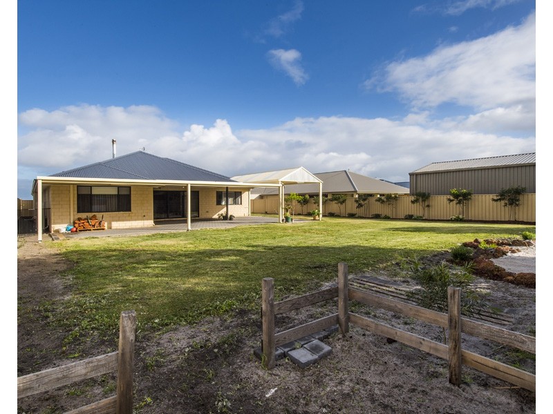 213 Braidwood Drive, Australind WA 6233