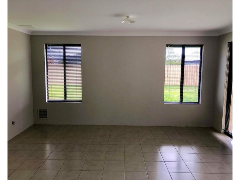 25 Marseilles Drive, Yalyalup WA 6280