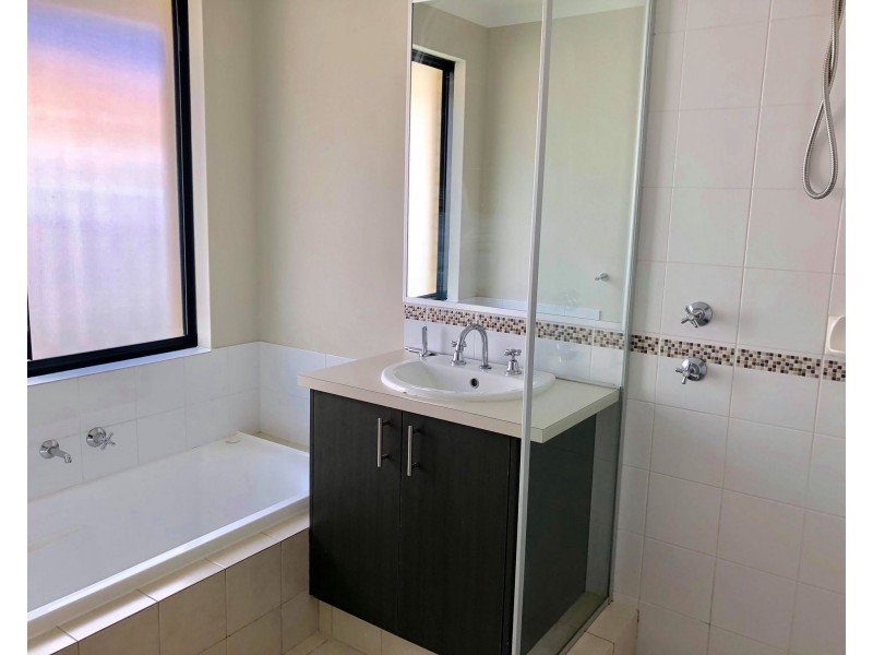 25 Marseilles Drive, Yalyalup WA 6280