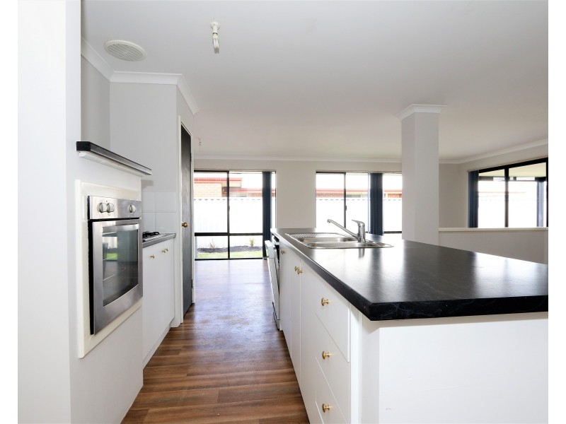 30 Leisure Drive, Australind WA 6233