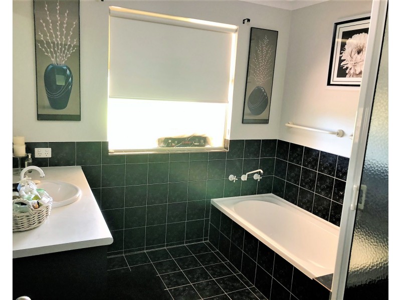 14 Craigie Drive, Roelands WA 6226