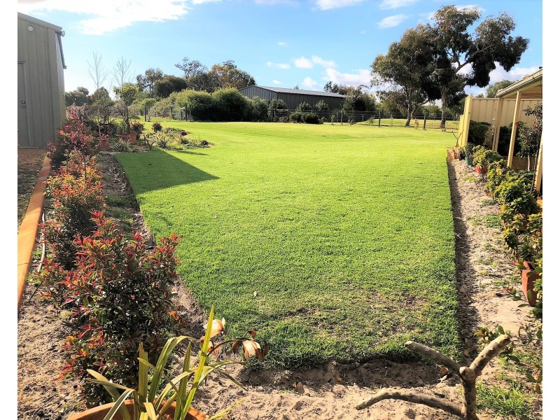 14 Craigie Drive, Roelands WA 6226