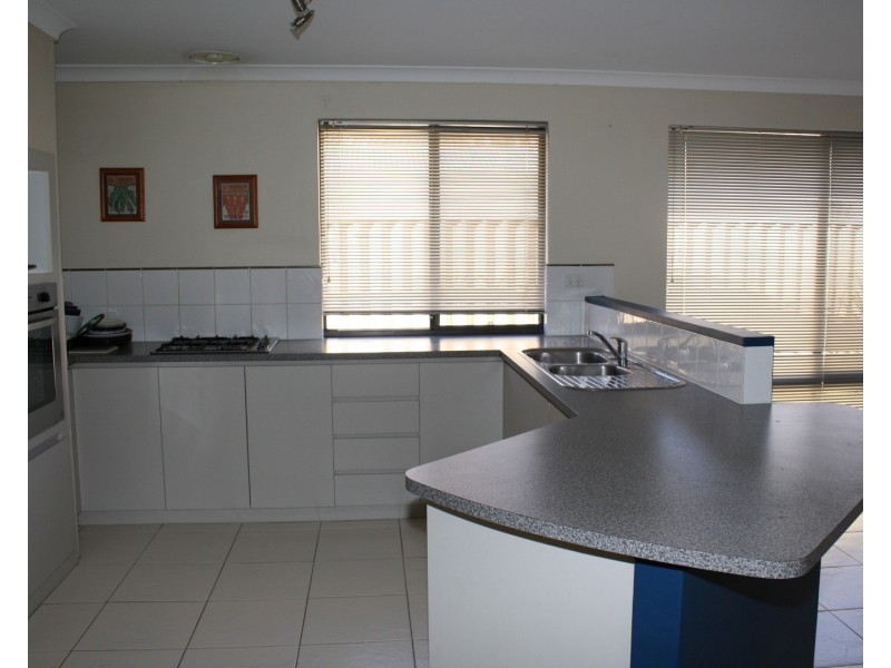 55 Swan Avenue, Millbridge WA 6232