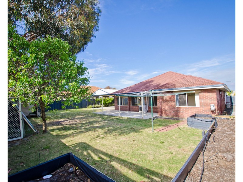27 Glenfield Drive, Australind WA 6233