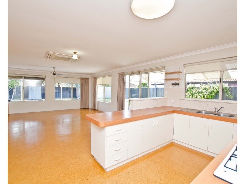 27 Glenfield Drive, Australind WA 6233