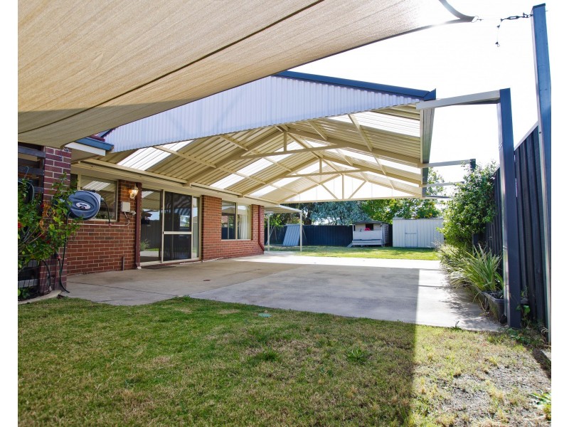 27 Glenfield Drive, Australind WA 6233