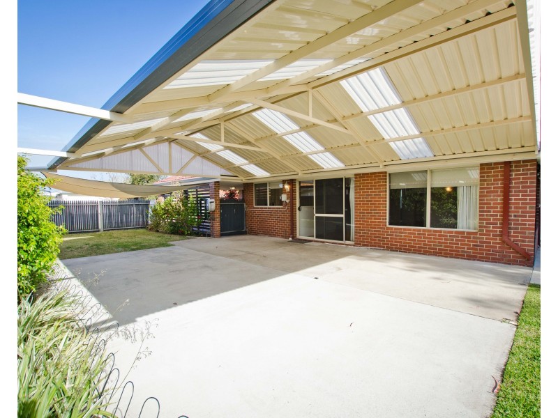 27 Glenfield Drive, Australind WA 6233