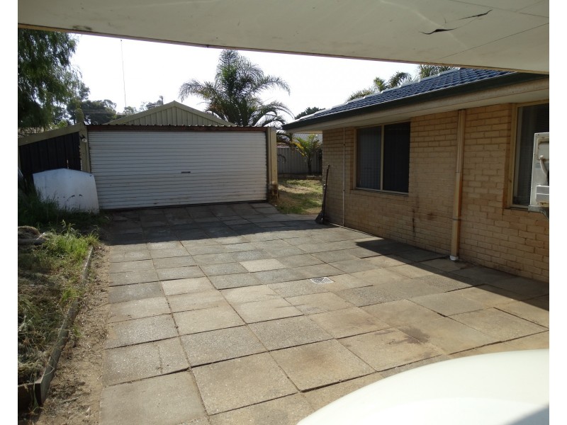 20 Sweeting Way, Withers WA 6230