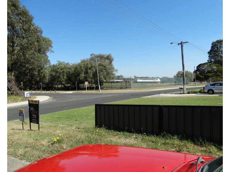 20 Sweeting Way, Withers WA 6230