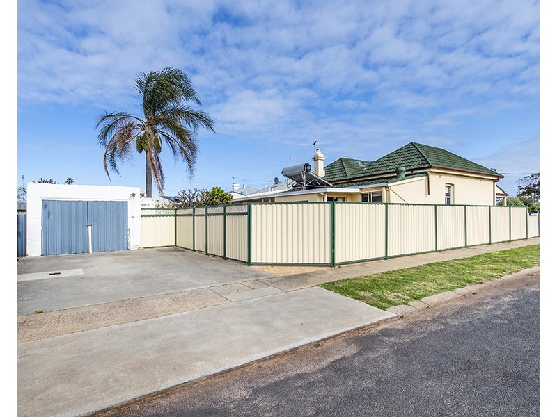 9 Hayes Street, Bunbury WA 6230