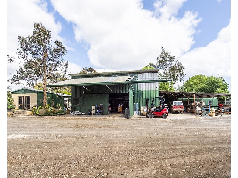 22 Halls Road, Capel WA 6271