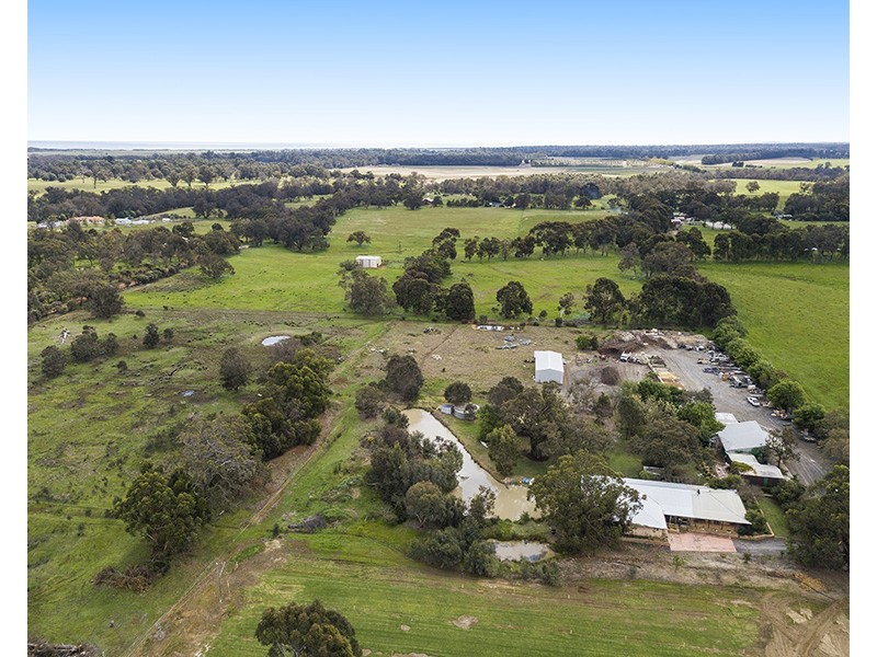 22 Halls Road, Capel WA 6271