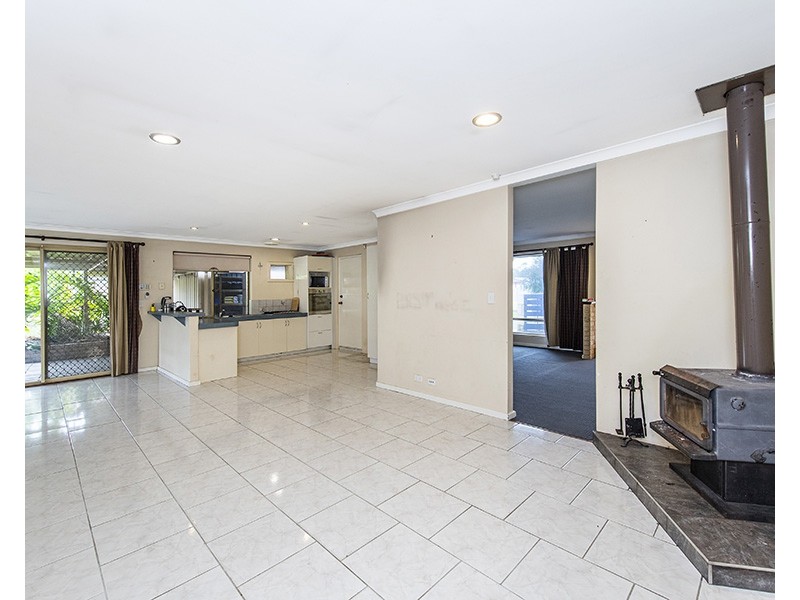 4 Tobin Place, Withers WA 6230