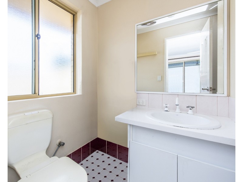 4 Tobin Place, Withers WA 6230