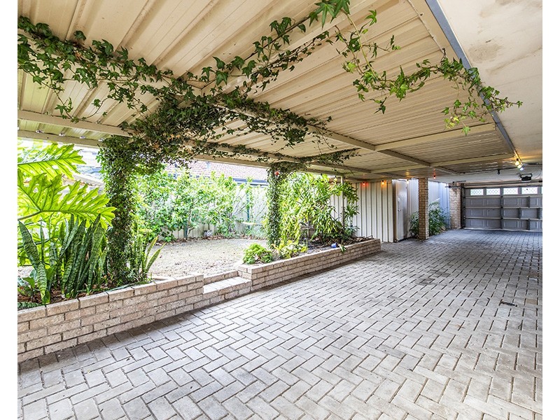 4 Tobin Place, Withers WA 6230