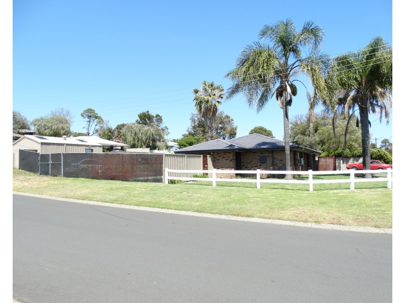 35 Matilda Ave, Australind WA 6233
