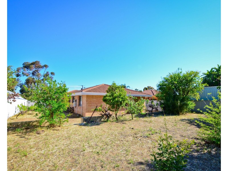 22 Whatman Way, Withers WA 6230