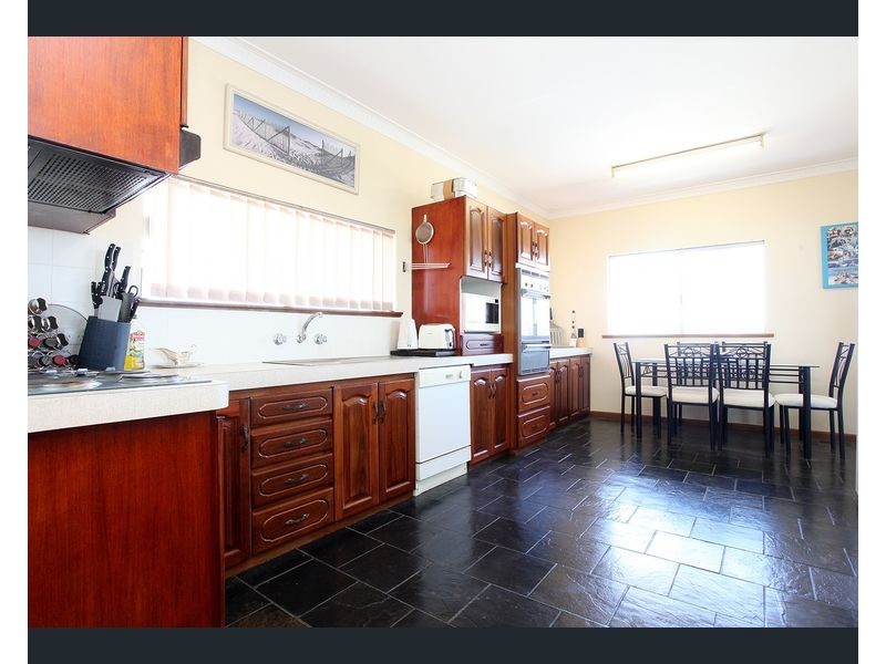 9 Dunstan Street, South Bunbury WA 6230