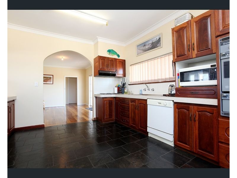 9 Dunstan Street, South Bunbury WA 6230