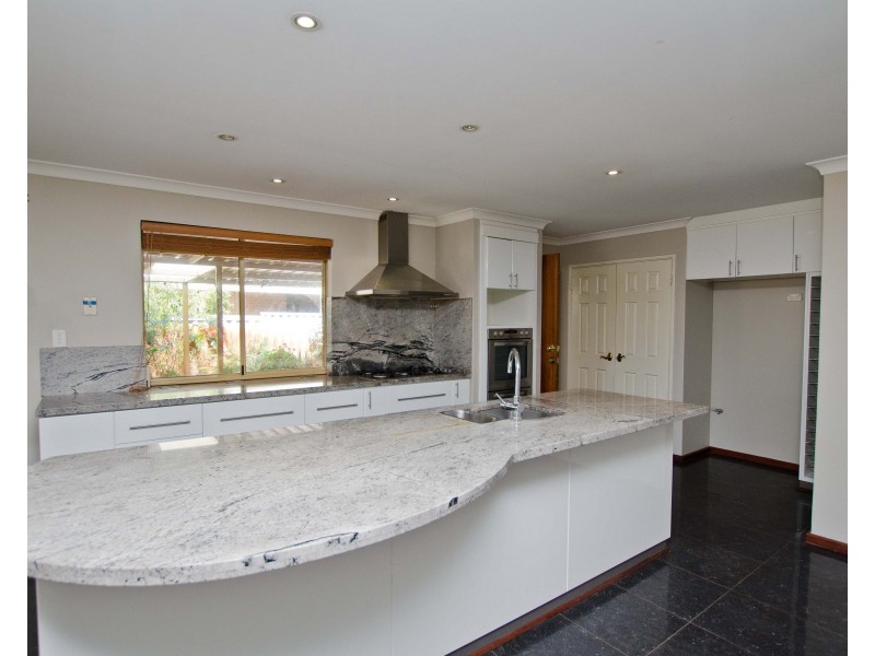 16 Malabor Retreat, Eaton WA 6232