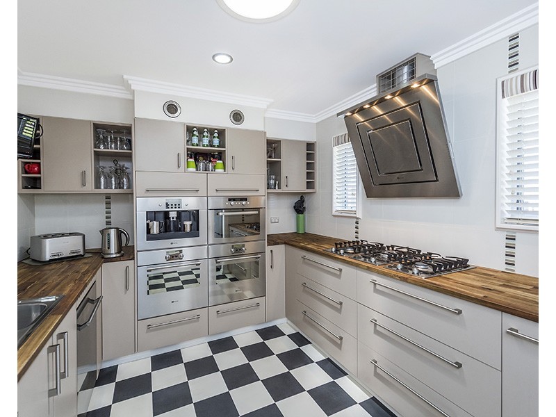 8 Timperley Road, South Bunbury WA 6230