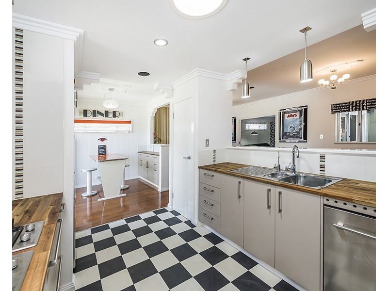 8 Timperley Road, South Bunbury WA 6230