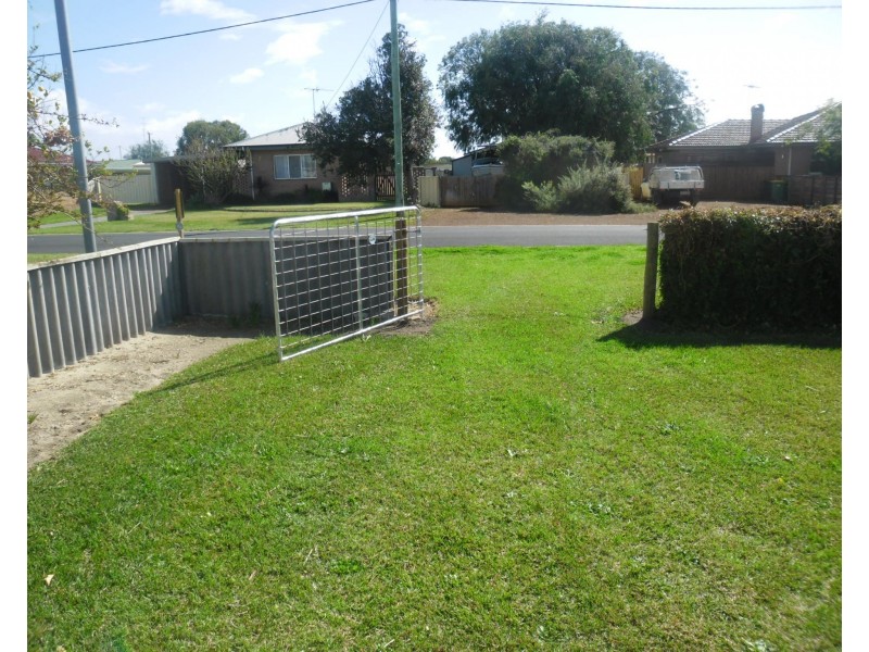 2 Knapton Street, West Busselton WA 6280