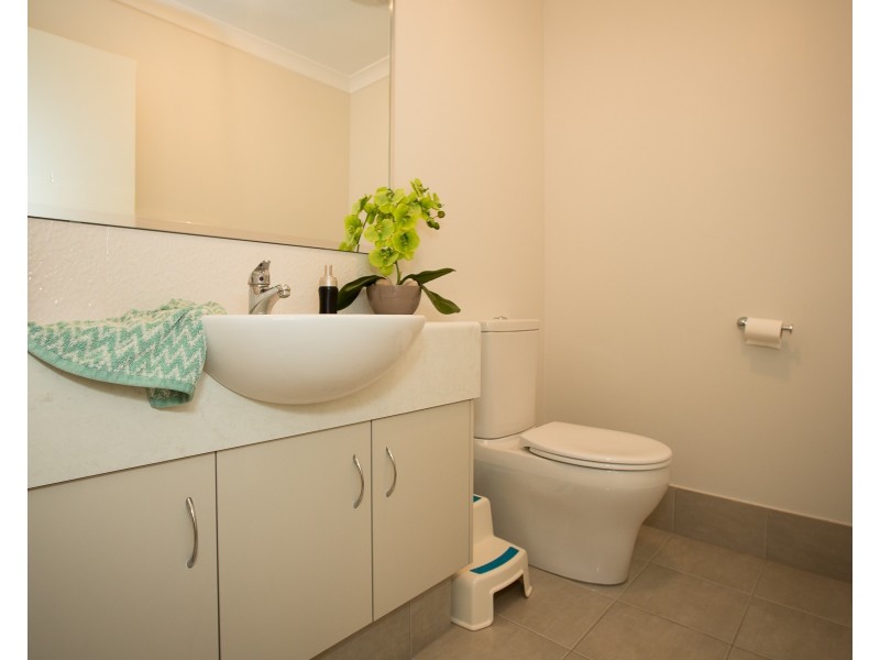22 Gleneagles Way, Pelican Point WA 6230