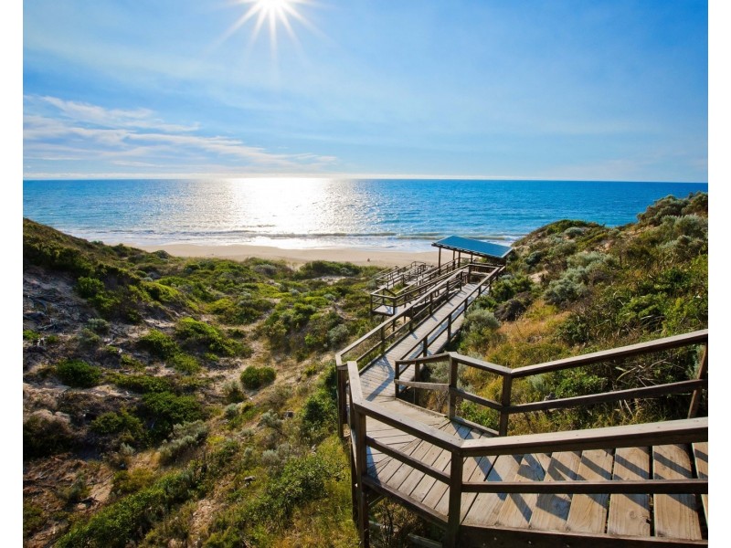 8 Thetis Link, Dalyellup WA 6230