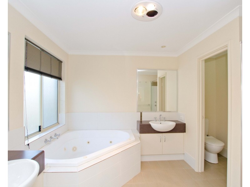 8 Thetis Link, Dalyellup WA 6230