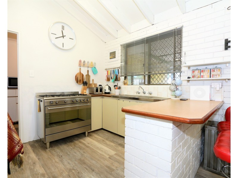 6 Sarah Place, Usher WA 6230