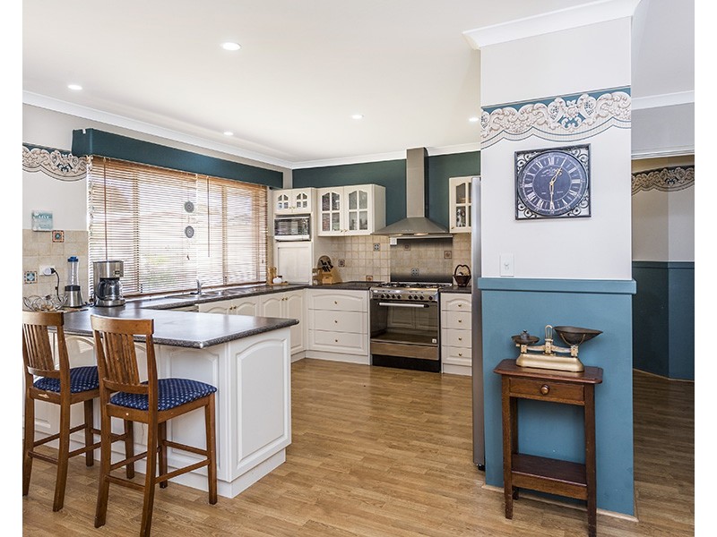 61 Braidwood Drive, Australind WA 6233