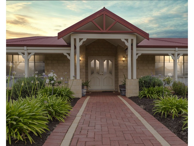 61 Braidwood Drive, Australind WA 6233