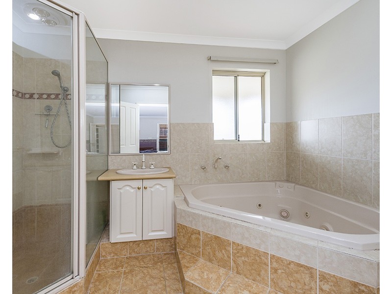 61 Braidwood Drive, Australind WA 6233