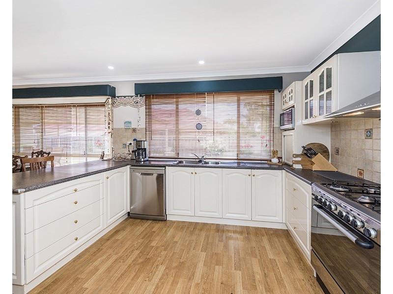 61 Braidwood Drive, Australind WA 6233