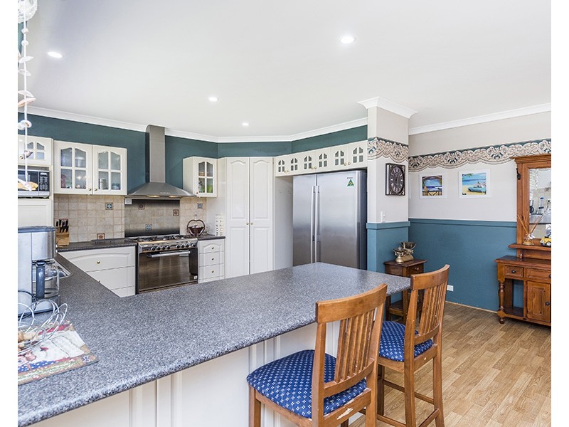 61 Braidwood Drive, Australind WA 6233