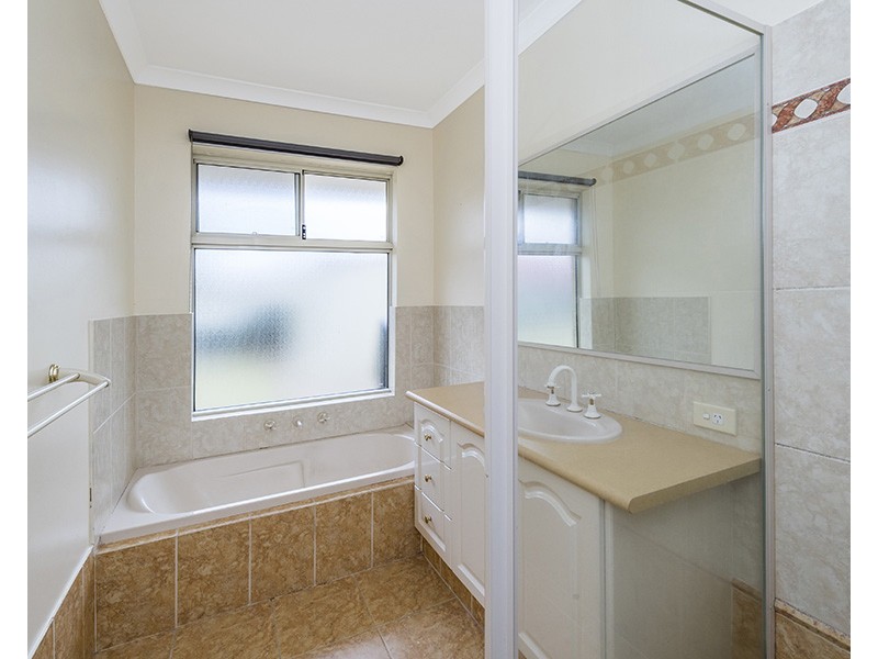 61 Braidwood Drive, Australind WA 6233