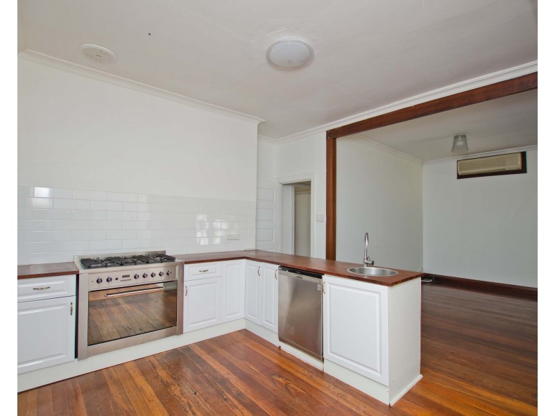 10 Gibbs Street, Carey Park WA 6230