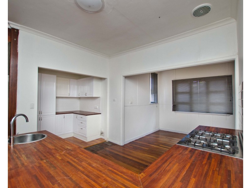 10 Gibbs Street, Carey Park WA 6230